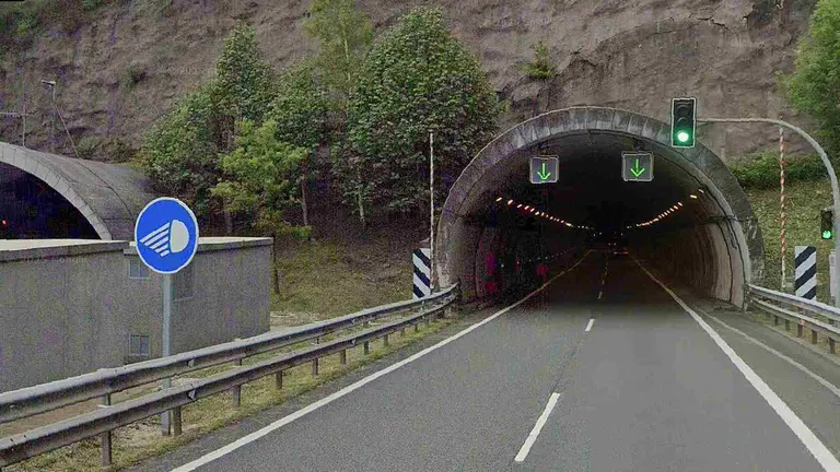T&uacute;nel de Belabieta en el tramo guipuzcoano de la A-15 en el que se han ubicado los tres radares. GOOGLE MAPS