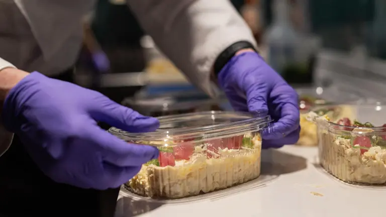 Comida para llevar en un restaurante.
- I&Ntilde;AKI BERASALUCE / EUROPA PRESS - Archivo