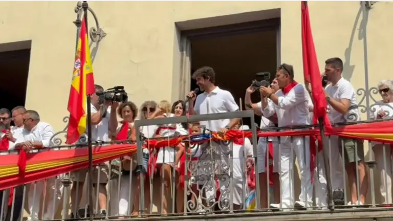 Christian Beguer da inicio a las Fiestas de Bu&ntilde;uel 2025.