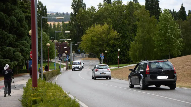 Carretera de la Universidad de Navarra en Pamplona. I&Ntilde;IGO ALZUGARAY