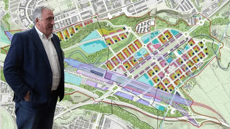 Fotomontaje con una imagen de Joseba Asir&oacute;n sobre un mapa de c&oacute;mo quedar&iacute;a Echavacoiz tras el desarrollo urban&iacute;stico. NAVARRA.COM