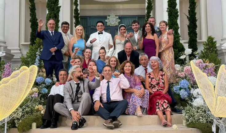 Un grupo de navarros acude a la boda de un pamplonés en la capital de Tailandia. Cedida.