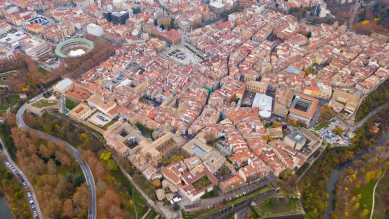 Vista desde el aire del centro de Pamplona, donde se instaurar&aacute; la Zona de Bajas Emisiones. AYUNTAMIENTO DE PAMPLONA