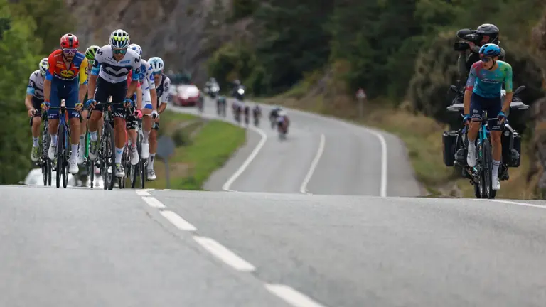 d&eacute;cima etapa de La Vuelta a Espa&ntilde;a, disputada este martes entre el Parque de la Naturaleza Sendaviva (Navarra) y final en el Ferial Larra Belagua.- EFE/Javier Liz&oacute;n