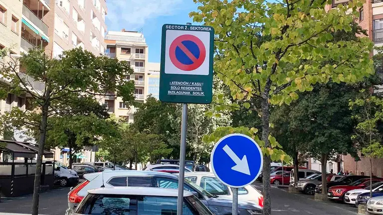 Señal de tráfico colocada en la calle Sandoval de Pamplona. Navarra.com
