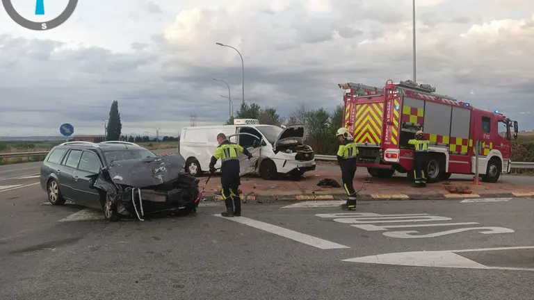 Imagen del accidente en Corella. BOMBEROS DE NAVARRA