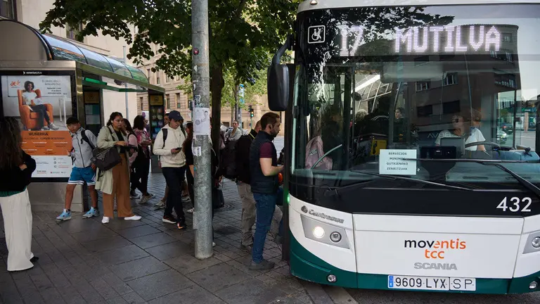 Nueva jornada de la huelga de villavesas en Pamplona. I&Ntilde;IGO ALZUGARAY