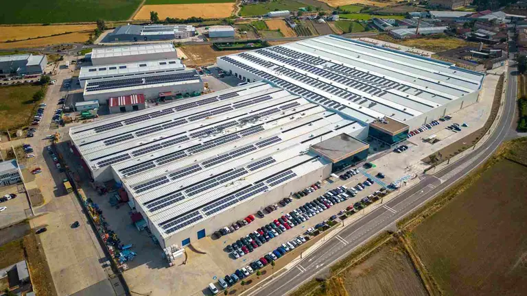 Instalacions y f&aacute;brica de la empresa Excal en Marcilla. EXCAL / UPNA