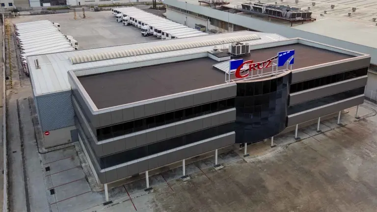 Everwood Capital adquiere Transportes Cruz, empresa navarra de transporte en fr&iacute;o con 260 empleados y 460 veh&iacute;culos.