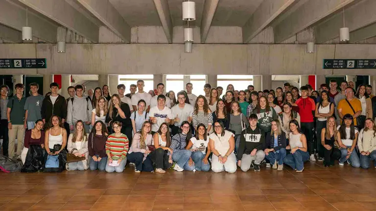Estudiantes participantes en la jornada de formaci&oacute;n, en la UPNA.