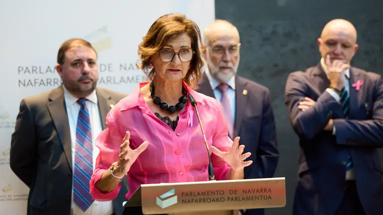 Acto conmemorativo del D&iacute;a Internacional del C&aacute;ncer de Mama en el Parlamento de Navarra, en colaboraci&oacute;n con la Asociaci&oacute;n Saray. I&Ntilde;IGO ALZUGARAY