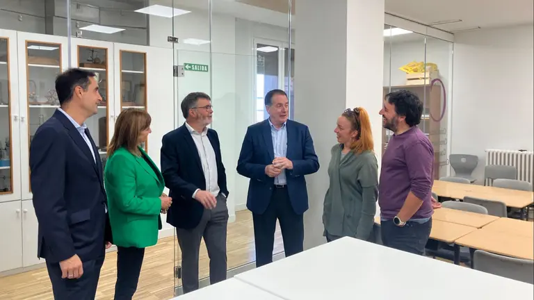 Jesuitas y Caja Rural impulsan en Pamplona un Programa de Acogida e Inmersi&oacute;n para alumnado reci&eacute;n llegado. CEDIDA