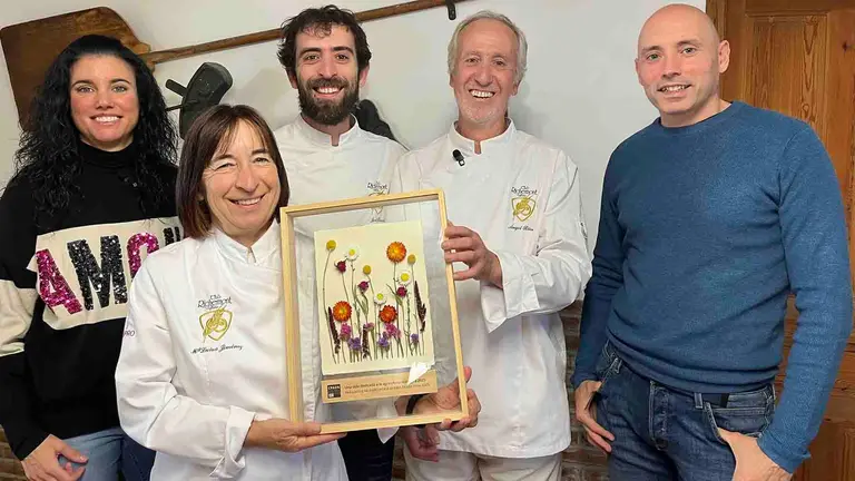 Premios CPAEN/NNPEK que se ha entregado a Pan de Argui&ntilde;ariz en la modalidad "Toda una vida dedicada a la agricultura ecol&oacute;gica".