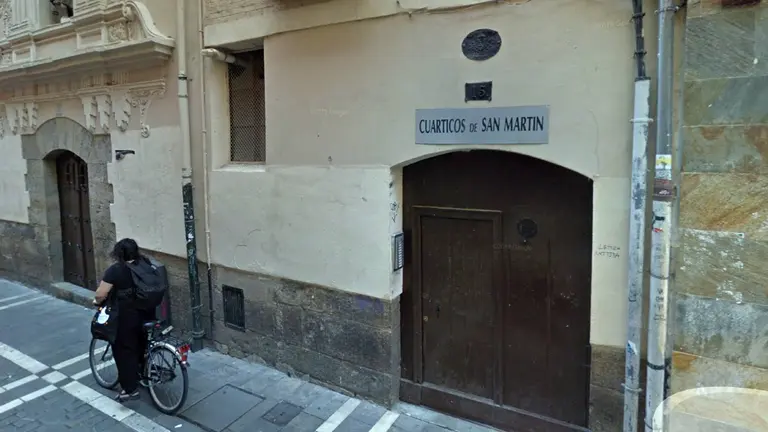 Imagen de la fachada de la residencia Los Cuarticos de San Mart&iacute;n en Pamplona. GOOGLE MAPS