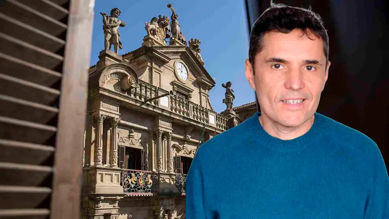 Fotomontaje del nuevo gerente del Ayuntamiento de Pamplona, Patxi Iraizoz Aguerri, sobre una foto de la fachada de la Casa Consistorial.