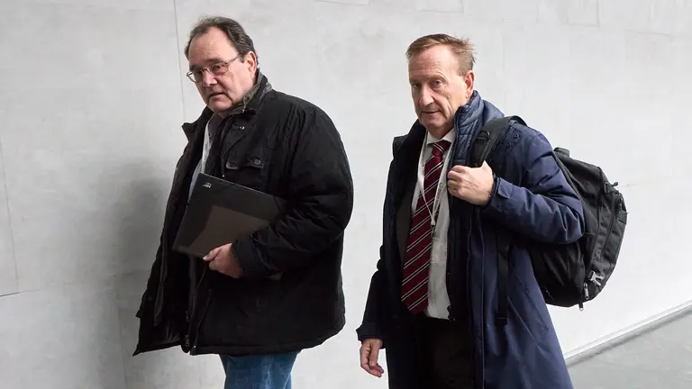 Comparecencia, la comisión del Parlamento de Navarra, del director facultativo de las obras de duplicación de los túneles de Belate. IÑIGO ALZUGARAY