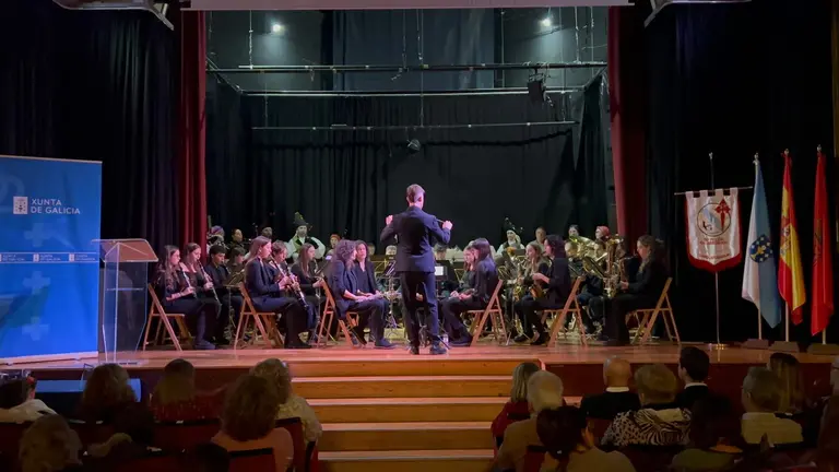 El Lar Gallego de Pamplona ha rendido un homenaje especial a Emilio Estévez Álvarez en su 75 aniversario. CEDIDA