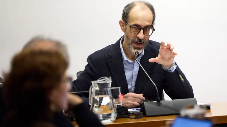 Comparecencia en comisión parlamentaria del autor del informe de la sección de Minas del Gobierno de Navarra sobre el proyecto de duplicación de los túneles de Belate. IÑIGO ALZUGARAY
