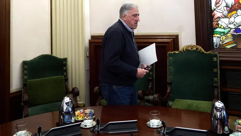 Joseba Asirón en el Pleno extraordinario del Ayuntamiento de Pamplona para debatir y aprobar los presupuestos municipales para 2026. IÑIGO ALZUGARAY