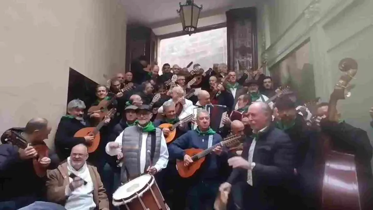 LA Cofrad&iacute;a de San Saturnino alegra la ciudad en Pasaje Seminario durante la celebraci&oacute;n del patr&oacute;n de 2025. SAM