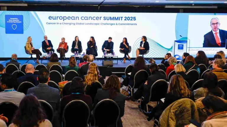 Una de las mesas redondas de la European Cancer Summit 2025. CANCER CENTER CLÍNICA UNIVERSIDAD DE NAVARRA