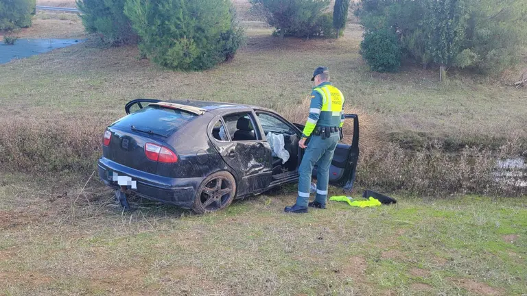 Estado en el que ha quedado uno de los coches accidentados en Mendavia. GUARDIA CIVIL