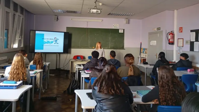 ADANO entra en las aulas navarras para mostrar a 500 jóvenes la realidad del cáncer infantil. CEDIDA