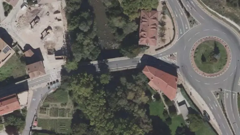 Imagen aérea del 
Imagen aérea del puente de Zokorena. AYUNTAMIENTO DE HUARTE
