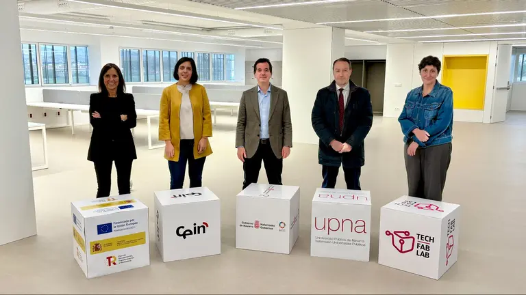 Foto de familia de las entidades participantes en la visita. GOBIERNO DE NAVARRA