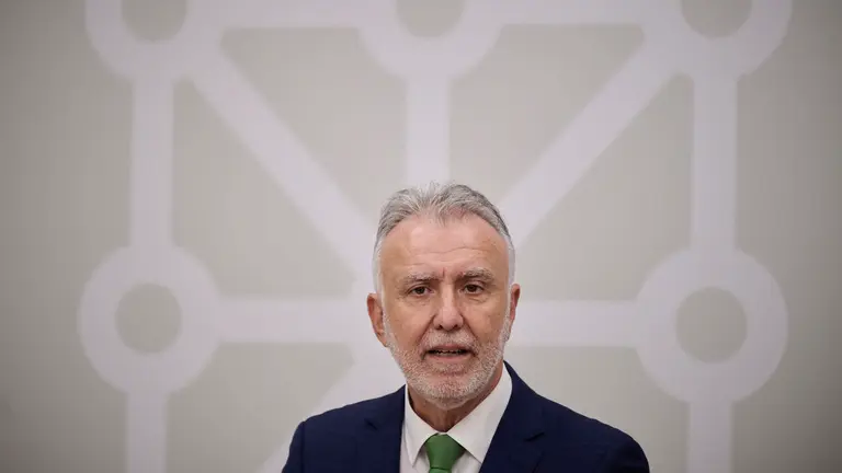 El ministro de Pol&iacute;tica Territorial y Memoria Democr&aacute;tica, &Aacute;ngel V&iacute;ctor Torres, y el vicepresidente primero y consejero de Presidencia e Igualdad del Gobierno de Navarra, F&eacute;lix Taberna, presiden la reuni&oacute;n de la comisi&oacute;n mixta de la Junta de Transferencias en la que se prev&eacute; aprobar el traspaso del tramo navarro de la AP-68 a la Comunidad Foral. PABLO LASAOSA