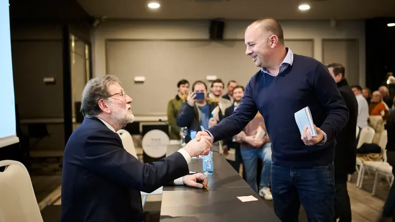 El expresidente del Gobierno de Espa&ntilde;a, Mariano Rajoy Brey, presenta su libro 'El arte de gobernar' en un acto presentado por los populares Sergio Sayas y Carlos Garc&iacute;a Adanero que clausurar&aacute; el presidente del PPN, Javier Garc&iacute;a. PABLO LASAOSA