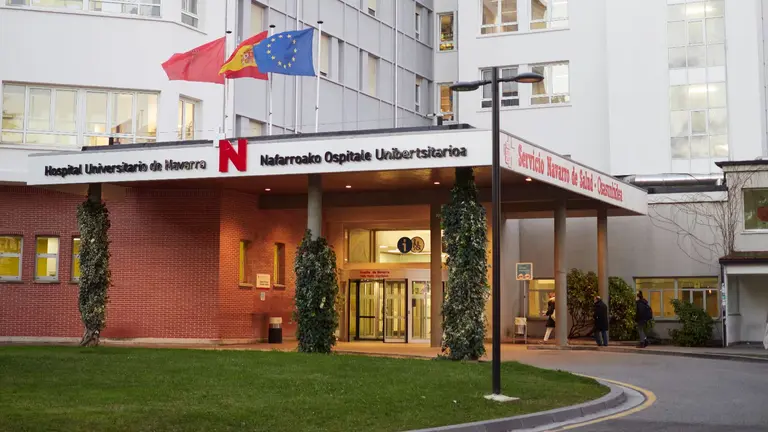 Entrada al Hospital Universitario de Navarra. EDUARDO SANZ / EUROPA PRESS