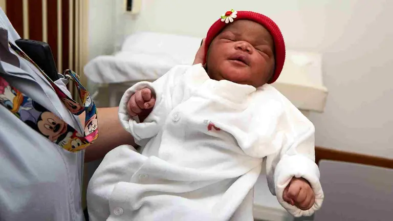 Salom&eacute; Bindang Nchama es la primera beb&eacute; de Navarra de 2026. GOBIERNO DE NAVARRA