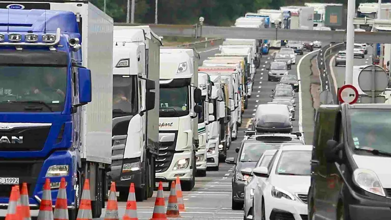 Retenciones en el paso fronterizo de Biriatou, en Ir&uacute;n. ARCHIVO

JAVI COLMENERO-EUROPA PRESS
11/8/2022