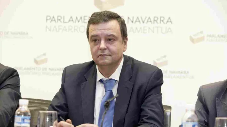Juan Jos&eacute; Lizarbe en una comparecencia en el Parlamento de Navarra.