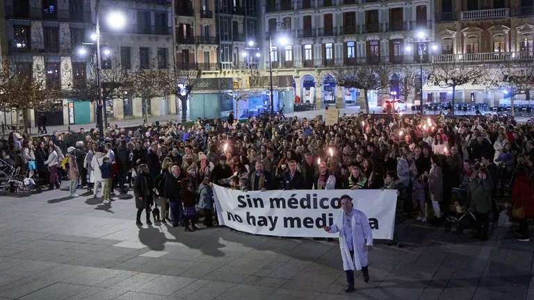 Manifestaci&oacute;n de apoyo al colectivo m&eacute;dico convocada por el Sindicato M&eacute;dico de Navarra (SMN) y el Colegio Oficial de M&eacute;dicos de Navarra. I&Ntilde;IGO ALZUGARAY