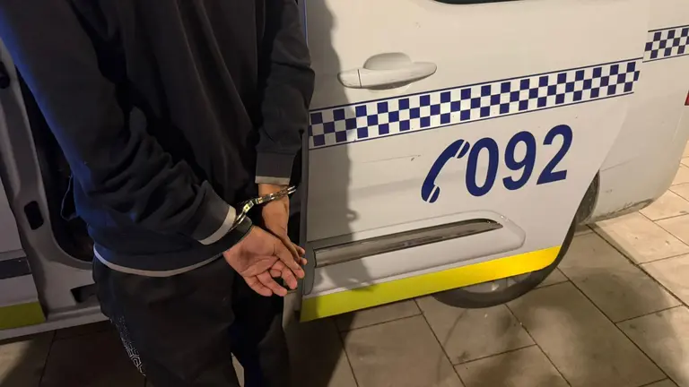 Imagen de una detenci&oacute;n de la Polic&iacute;a Local de Tudela. POLIC&Iacute;A LOCAL DE TUDELA