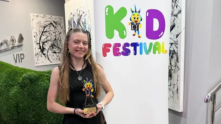 Elvia la Rastreadora, vecina de Eg&uuml;&eacute;s, premiada en KID Festival. CEDIDA