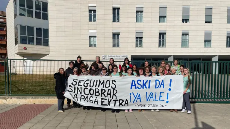 Concentraci&oacute;n de la plantilla del Santo Hospital de Tafalla. CEDIDA