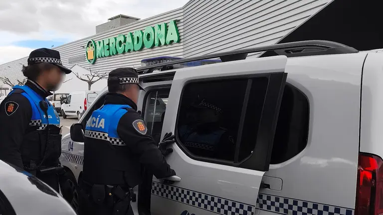Imagen de la detenci&oacute;n del sospechoso. POLIC&Iacute;A LOCAL DE TUDELA