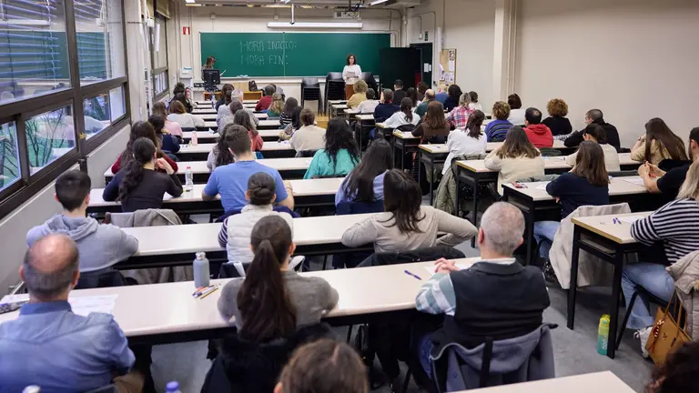 Un aula con opositores a administrativo del Gobierno de Navarra. CEDIDA