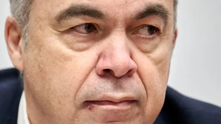 Santos Cerd&aacute;n declara ante la Comisi&oacute;n de Investigaci&oacute;n del Parlamento de Navarra por la adjudicaci&oacute;n de las obras de Velate. PABLO LASAOSA