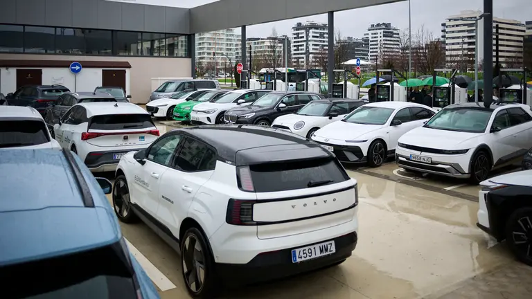 Presentaci&oacute;n de las Ayudas de la comunidad foral al coche el&eacute;ctrico. PABLO LASAOSA