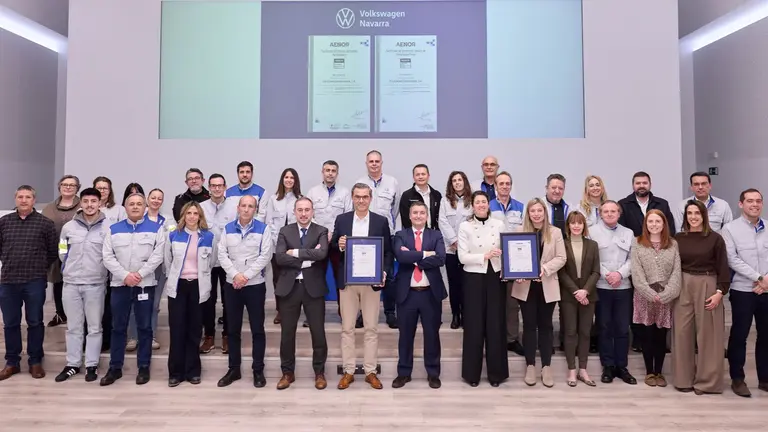 El equipo de VW Navarra que ha hecho posible esta certificaci&oacute;n. VOLKSWAGEN NAVARRA