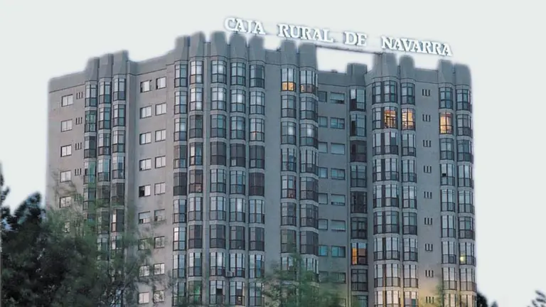 Edificio de Caja Rural de Navarra en Pamplona. CAJA RURAL DE NAVARRA