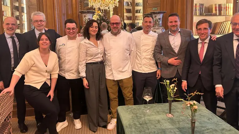 El alcalde de Tudela, Alejandro Toquero, junto a la presidenta de la Comunidad de Madrid, Isabel D&iacute;az Ayuso, y el alcalde de Madrid, Jos&eacute; Luis Mart&iacute;nez-Almeida. CEDIDA