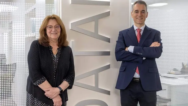 Leslie S. Prichep y Ruben Arma&ntilde;anzas. Foto: Manuel Castells