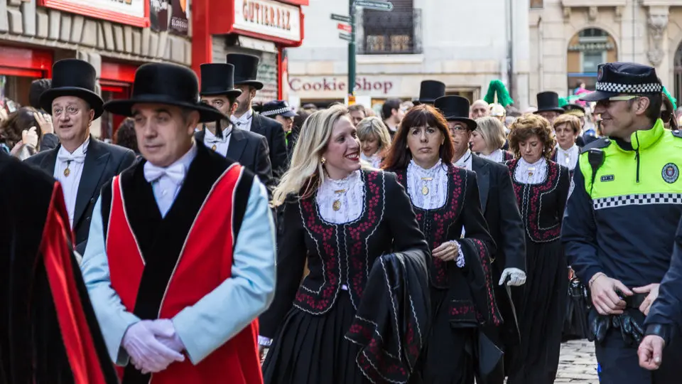 La tradición une a los pamploneses: así ha sido la Función de las Cinco Llagas en la parroquia de San Agustín