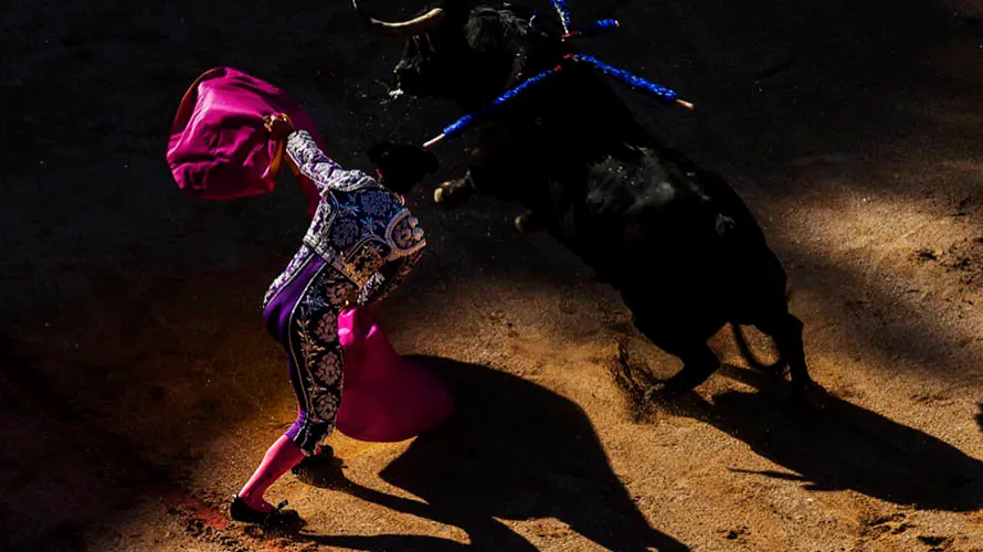 Una corrida de toros en Pamplona a través del color y los contrastes: las fotos que 'enamoran' a Tokyo