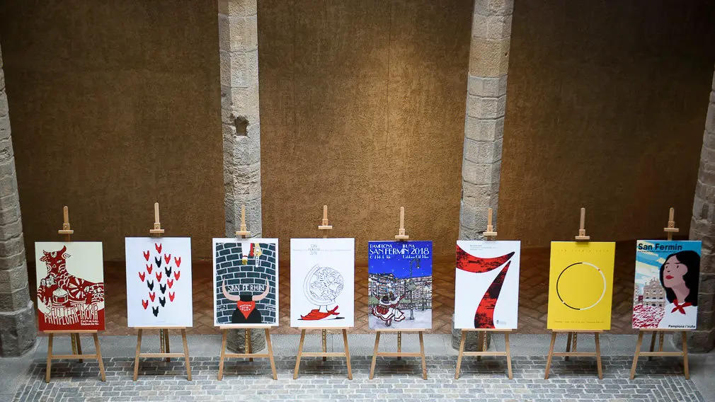 [GALERÍA] Uno a uno, éstos son los ocho carteles finalistas que pelean por anunciar los Sanfermines de 2018